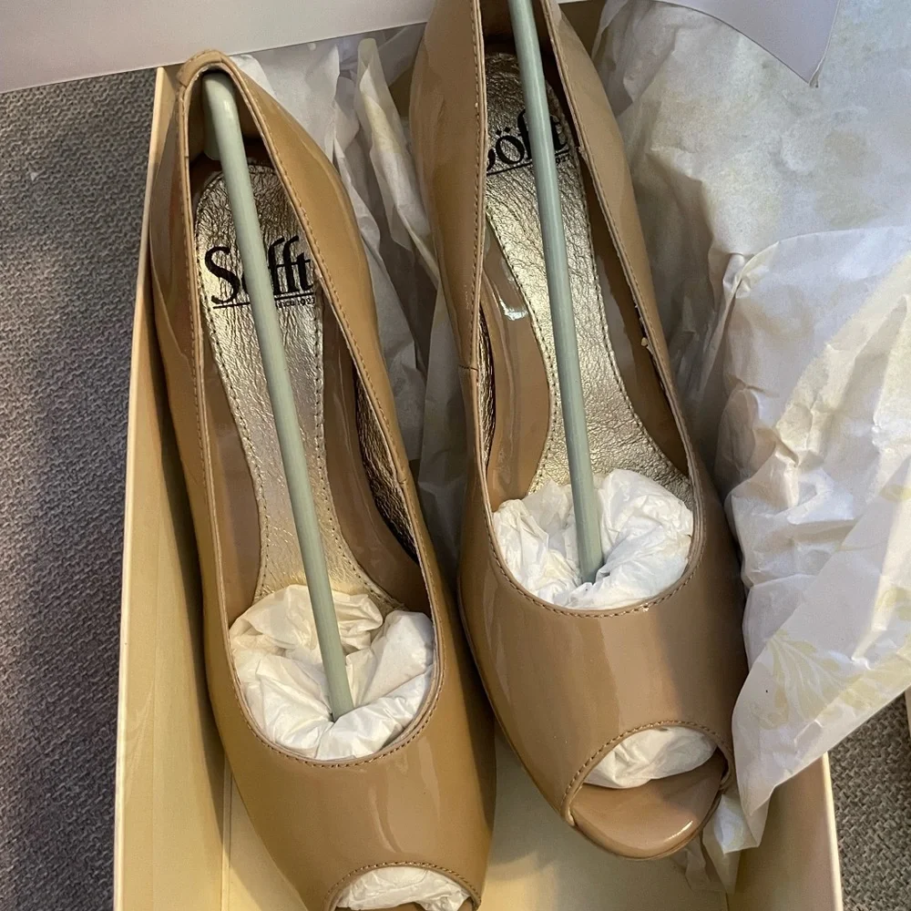 Stylish Sofft Tan Women's Shoes - Picture 2 of 6